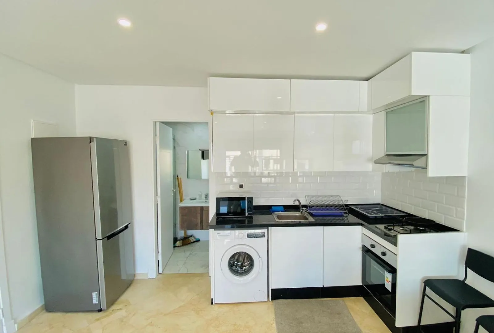 Quiet Top-Floor Studio By Med Faculty & Tram Lines Casablanca
